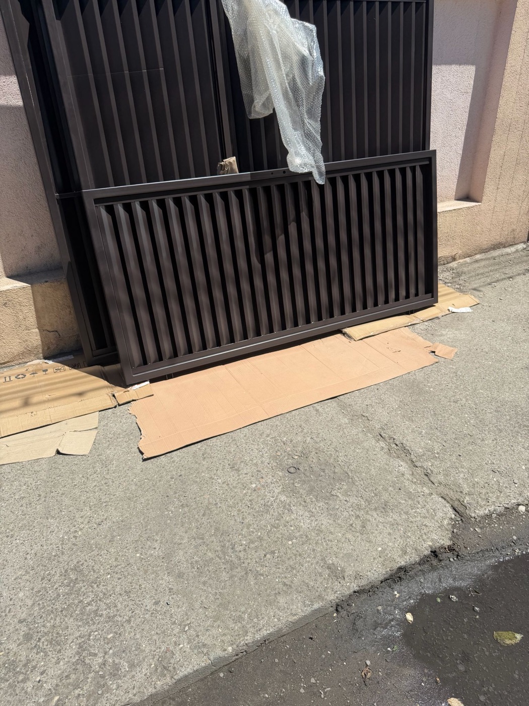 Poartă jaluzelată